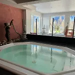 Castle Mit Wellness 아파트 *